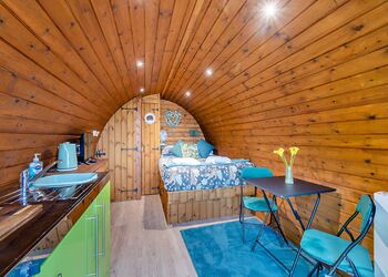 Pool View Pod 1 - Coole Acres Fishery & Leisure Park, Newhall, Nr. Nantwich