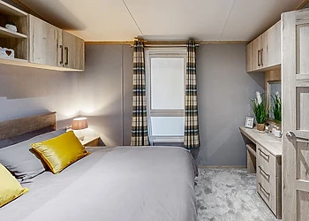 Pool View Lodge - Coole Acres Fishery & Leisure Park, Newhall, Nr. Nantwich