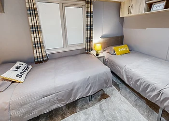 Pool View Lodge - Coole Acres Fishery & Leisure Park, Newhall, Nr. Nantwich