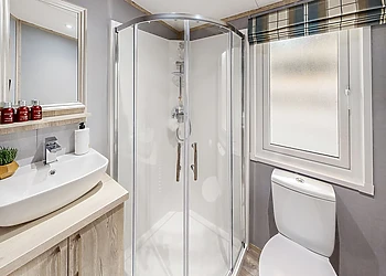 Pool View Lodge - Coole Acres Fishery & Leisure Park, Newhall, Nr. Nantwich