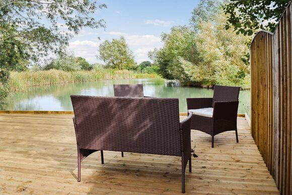 Willows Lodge - Coole Acres Fishery & Leisure Park, Newhall, Nr. Nantwich