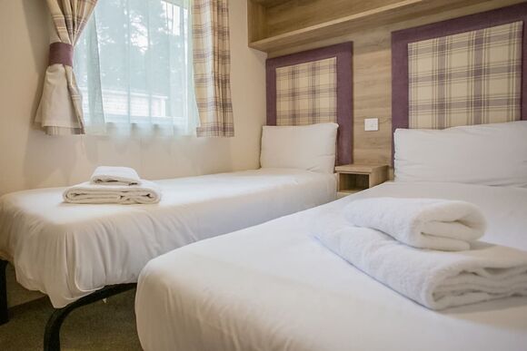 Exclusive 6 Berth Seaview Caravan Pet - Mersea Island Holiday Park, Mersea Island, Colchester