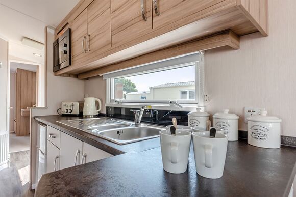 Bronze Caravan with parking - Crantock Beach, Newquay