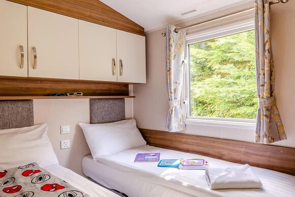 Silver Premium Caravan with parking & decking - Crantock Beach, Newquay