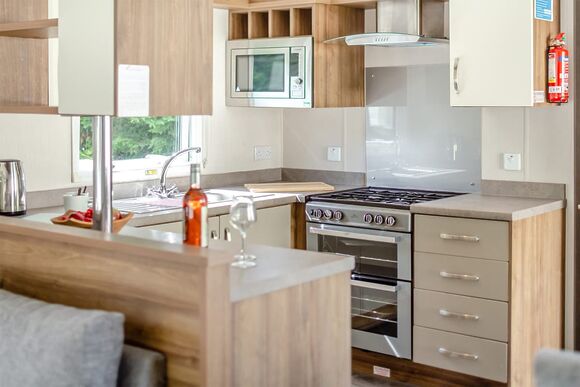 Silver Premium, parking, decking & sea view - Crantock Beach, Newquay