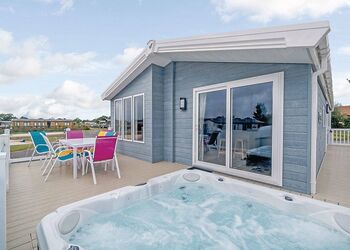 The Beach House - Crealy Theme Park & Resort, Clyst St Mary, Nr Exeter