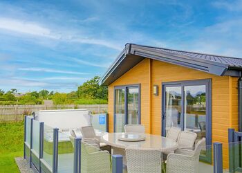 Cedar Lodge - Crealy Resort, Clyst St Mary, Nr Exeter