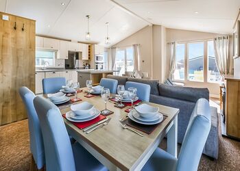 The Beach House - Crealy Resort, Clyst St Mary, Nr Exeter