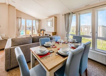 The Beach House - Crealy Resort, Clyst St Mary, Nr Exeter