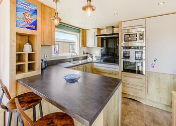 Buddy Explorer Lodge - Crealy Resort, Clyst St Mary, Nr Exeter