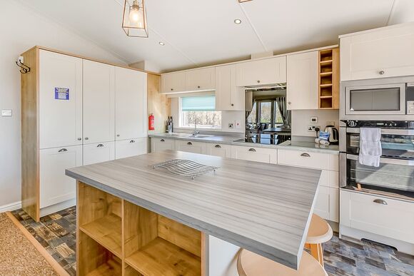 The Beach House - Crealy Resort, Clyst St Mary, Nr Exeter