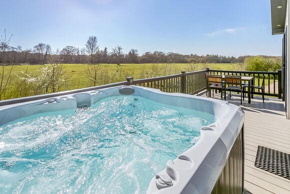 The Retreat - Crealy Resort, Clyst St Mary, Nr Exeter