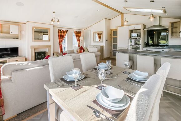 The Retreat - Crealy Resort, Clyst St Mary, Nr Exeter