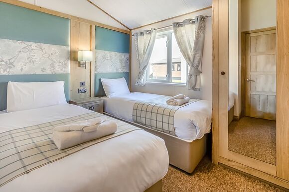 The Retreat - Crealy Resort, Clyst St Mary, Nr Exeter