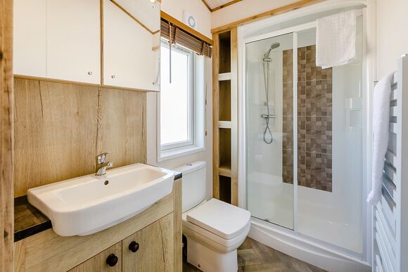 The Retreat - Crealy Resort, Clyst St Mary, Nr Exeter