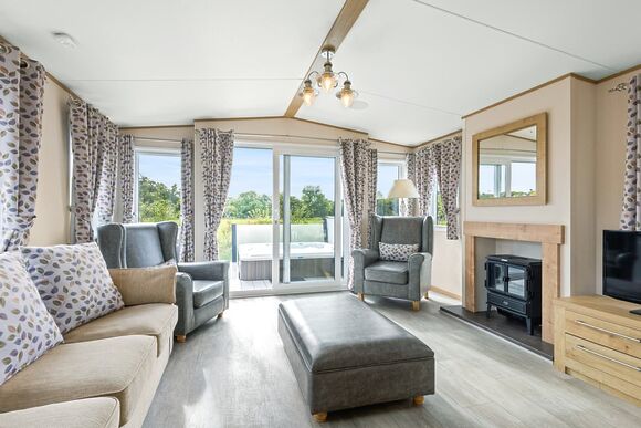 Meadow View Plus Pet - Crealy Resort, Clyst St Mary, Nr Exeter