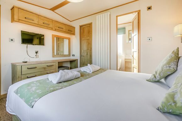 Meadow View Plus Pet - Crealy Resort, Clyst St Mary, Nr Exeter