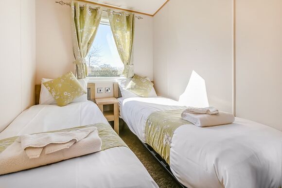 Meadow View Plus Pet - Crealy Resort, Clyst St Mary, Nr Exeter