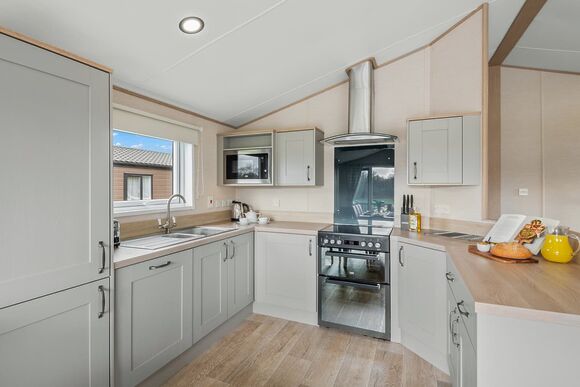 The Dartmoor - Crealy Resort, Clyst St Mary, Nr Exeter