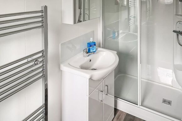 Pine Lodge - Croft Park Lodges, Little Weighton, Nr Beverley