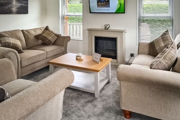 Hazel Lodge - Croft Park Lodges, Little Weighton, Nr Beverley