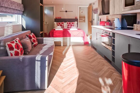 Poppy Mini Lodge - Croft Park Lodges, Little Weighton, Nr Beverley