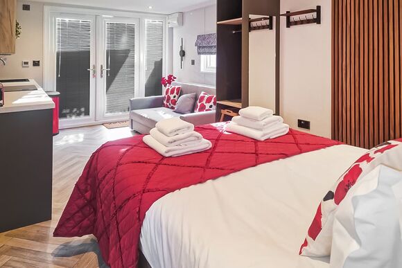 Poppy Mini Lodge - Croft Park Lodges, Little Weighton, Nr Beverley