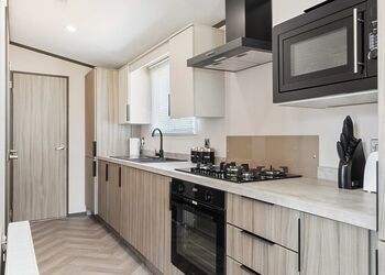 Cedar 2 Pet Friendly - Croft Country Park, Reynalton, Nr Narberth