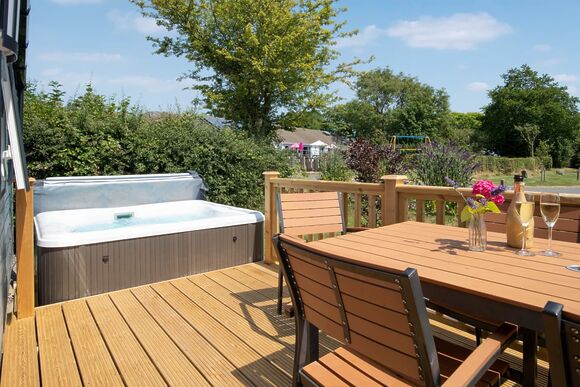 Cedar 2 Pet Friendly - Croft Country Park, Reynalton, Nr Narberth