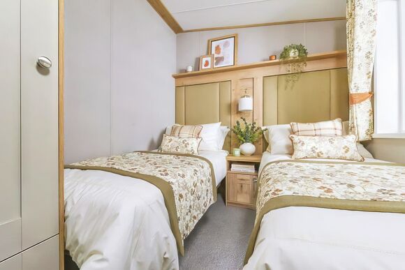 Autograph JR Lodge 3 Bedrooms (Hot tub) - Crofthead, Ayr