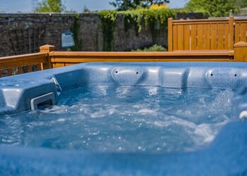 Garden Plus - Crowhurst Park Lodges, Battle