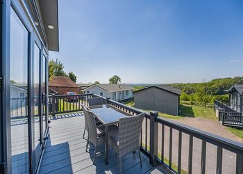 Richmond Plus - Crowhurst Park Lodges, Battle