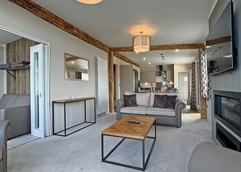 Richmond Deluxe - Crowhurst Park Lodges, Battle