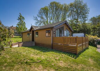 Country Plus - Crowhurst Park Lodges, Battle