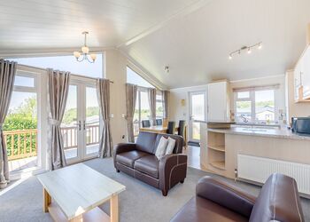 Colorado Plus - Crowhurst Park Lodges, Battle