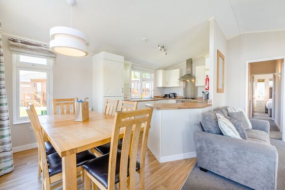 California - Crowhurst Park Lodges, Battle