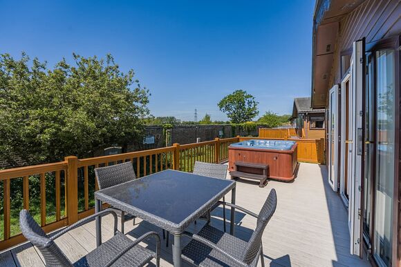 Garden Plus - Crowhurst Park Lodges, Battle