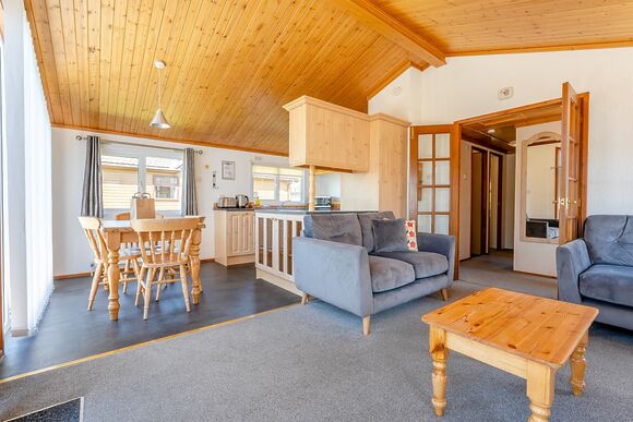 Garden Plus - Crowhurst Park Lodges, Battle
