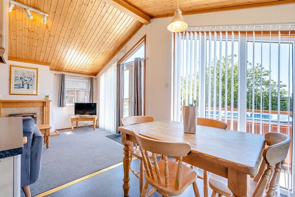 Garden Plus - Crowhurst Park Lodges, Battle