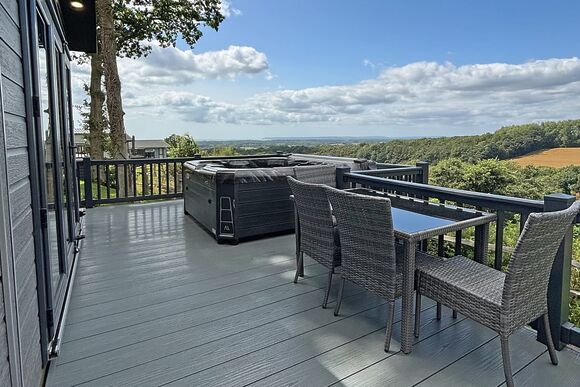 Richmond Deluxe - Crowhurst Park Lodges, Battle