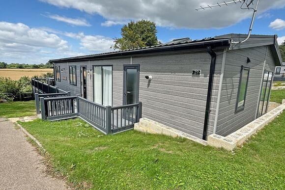 Richmond Deluxe - Crowhurst Park Lodges, Battle