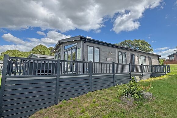 Richmond Deluxe - Crowhurst Park Lodges, Battle