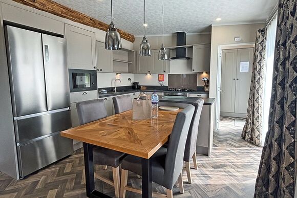 Richmond Deluxe - Crowhurst Park Lodges, Battle