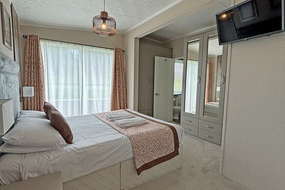 Richmond Deluxe - Crowhurst Park Lodges, Battle