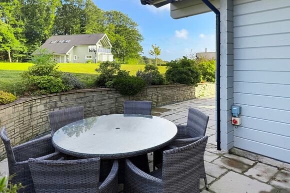 Pauliina - Crowhurst Park Lodges, Battle