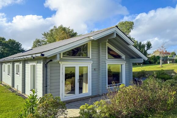 Pauliina - Crowhurst Park Lodges, Battle