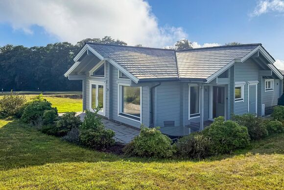 Pauliina - Crowhurst Park Lodges, Battle