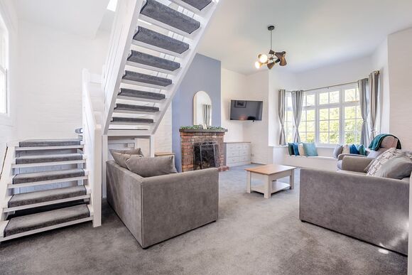 Stable Cottage - Crowhurst Park Lodges, Battle