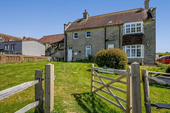 Stable Cottage - Crowhurst Park Lodges, Battle