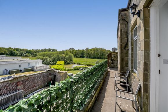 Stable Cottage - Crowhurst Park Lodges, Battle